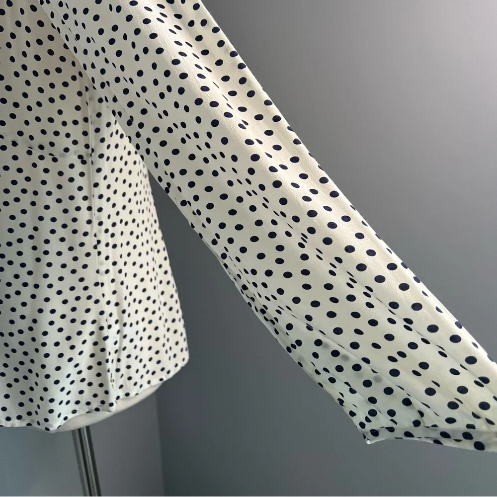 Talbots 14 Cream w/ Navy Scattered Dots Button Up Blouse Top Shirt